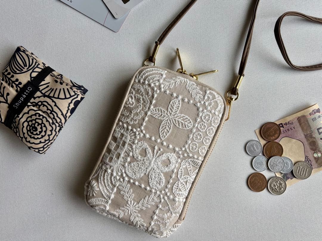 スマホショルダー】ミナペルホネン forest tile ライトベージュ - メルカリ