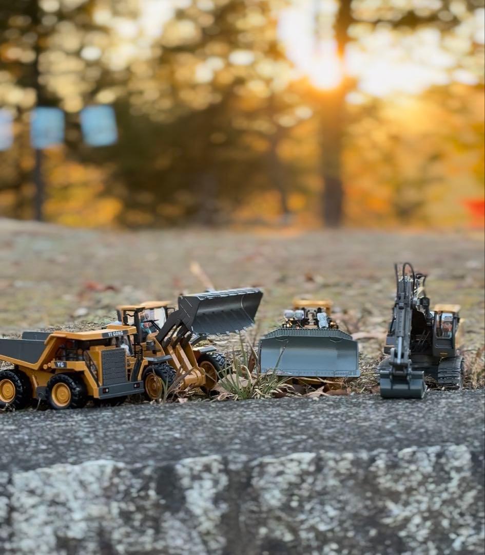 Akeleo】 働く車、ラジコンカー、砂遊び、LEDライト、子供向け