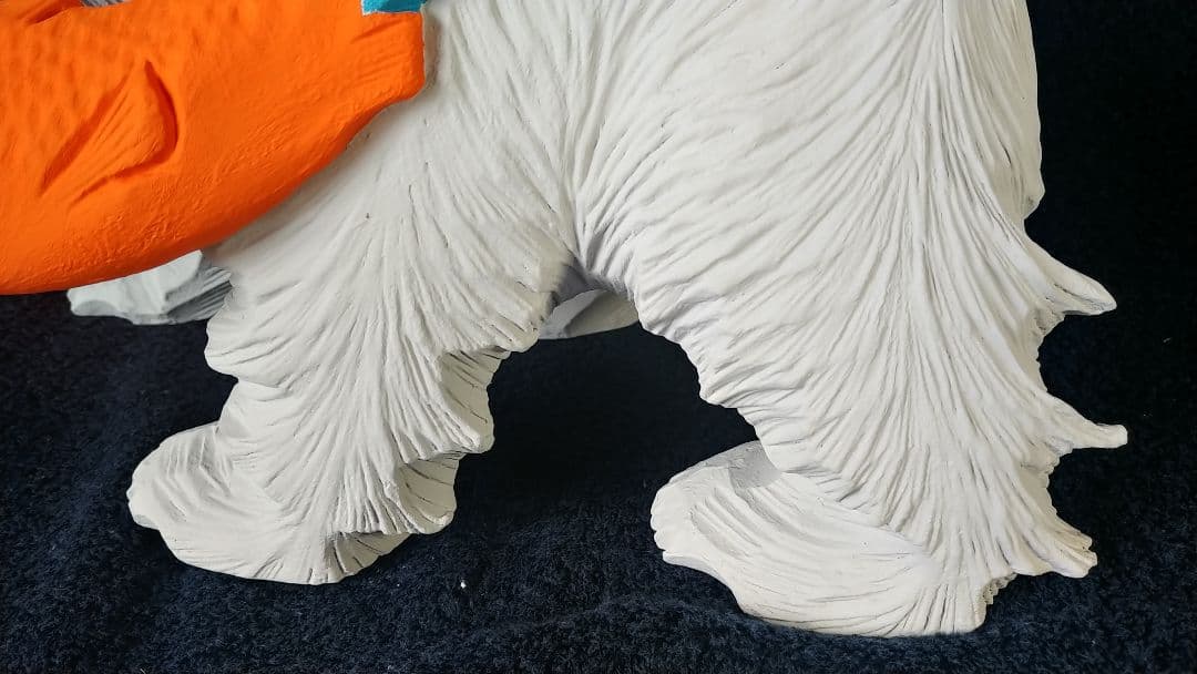 木彫り熊の置物（大きめ）シロクマアレンジ（33☓19.5☓23cm、2.3kg）