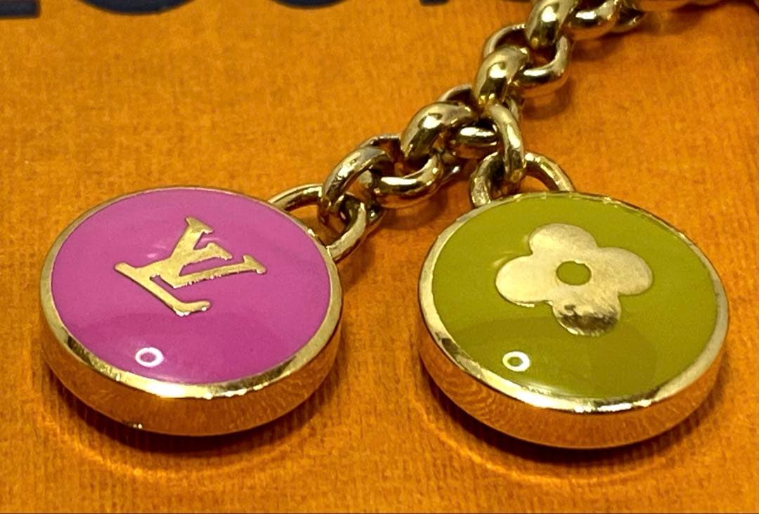 ルイヴィトン ビジューテレフォンヌ パスティーユ ストラップ チャーム