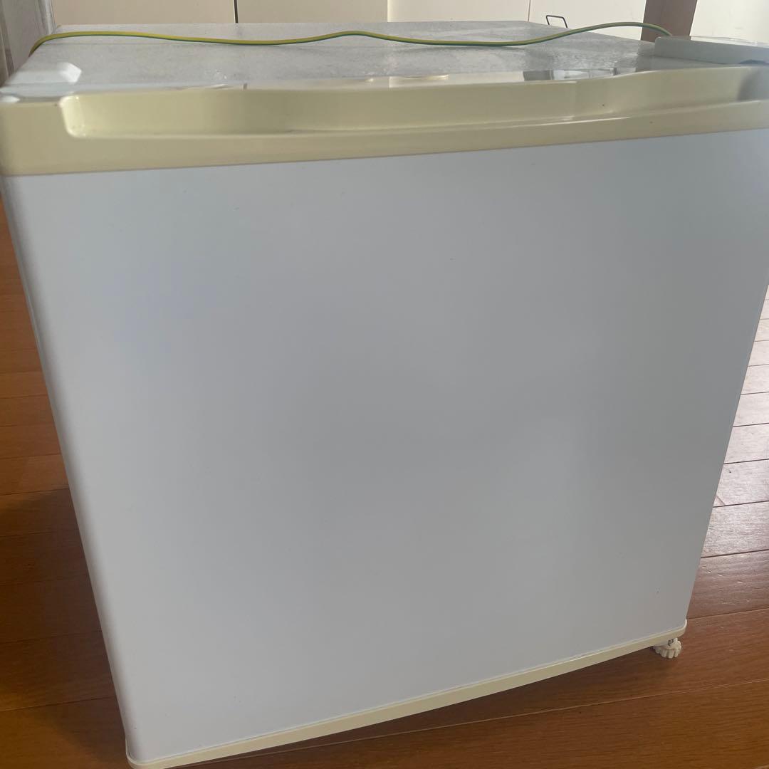 maxzen 32L 冷蔵庫 JF032ML0W/GM maxzen 32L 冷蔵庫 JF032ML0W/GM maxzen 32L 冷蔵庫 JF032ML0W/GM