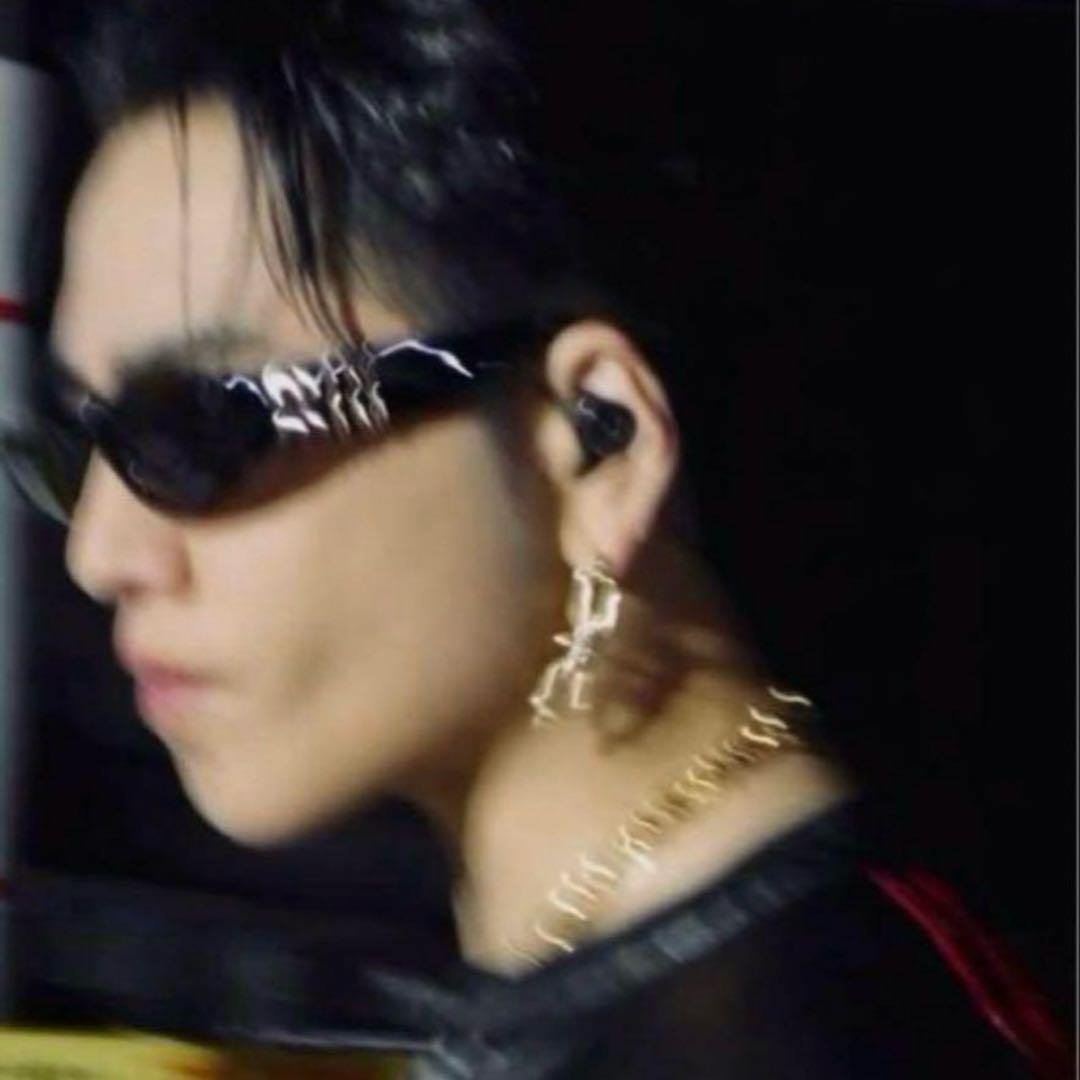 高品質 タイタンスパイクピアス✨登坂広臣 ØMI 着用モデル イエロー