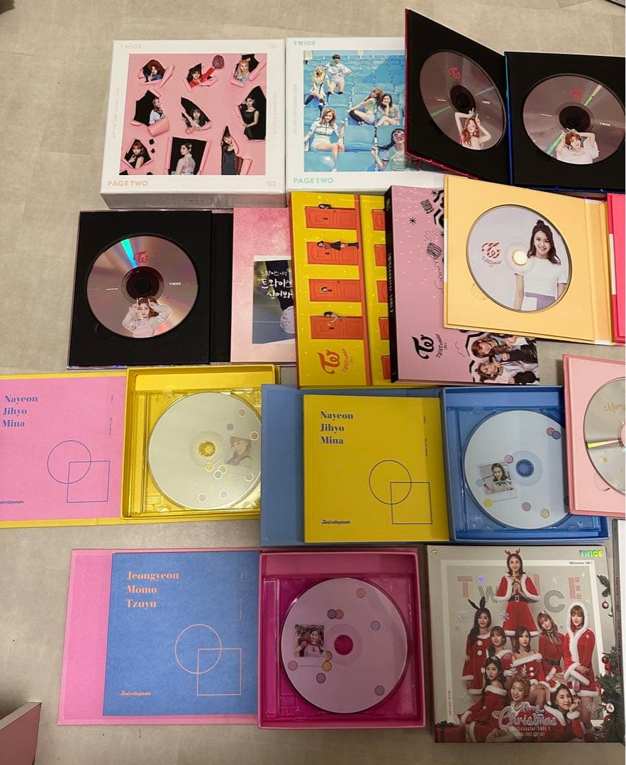 twice グッズ バラ売り 即購入× - メルカリ