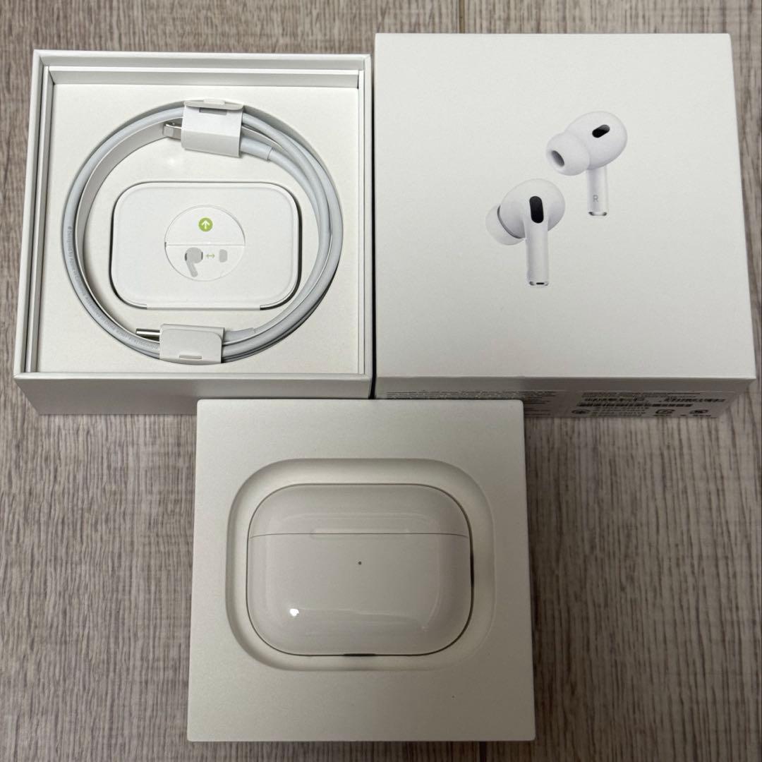 Apple AirPods Pro（第2世代）　lightning Apple AirPods Pro 2nd Generation LIGHTNING Right Airpods A2698