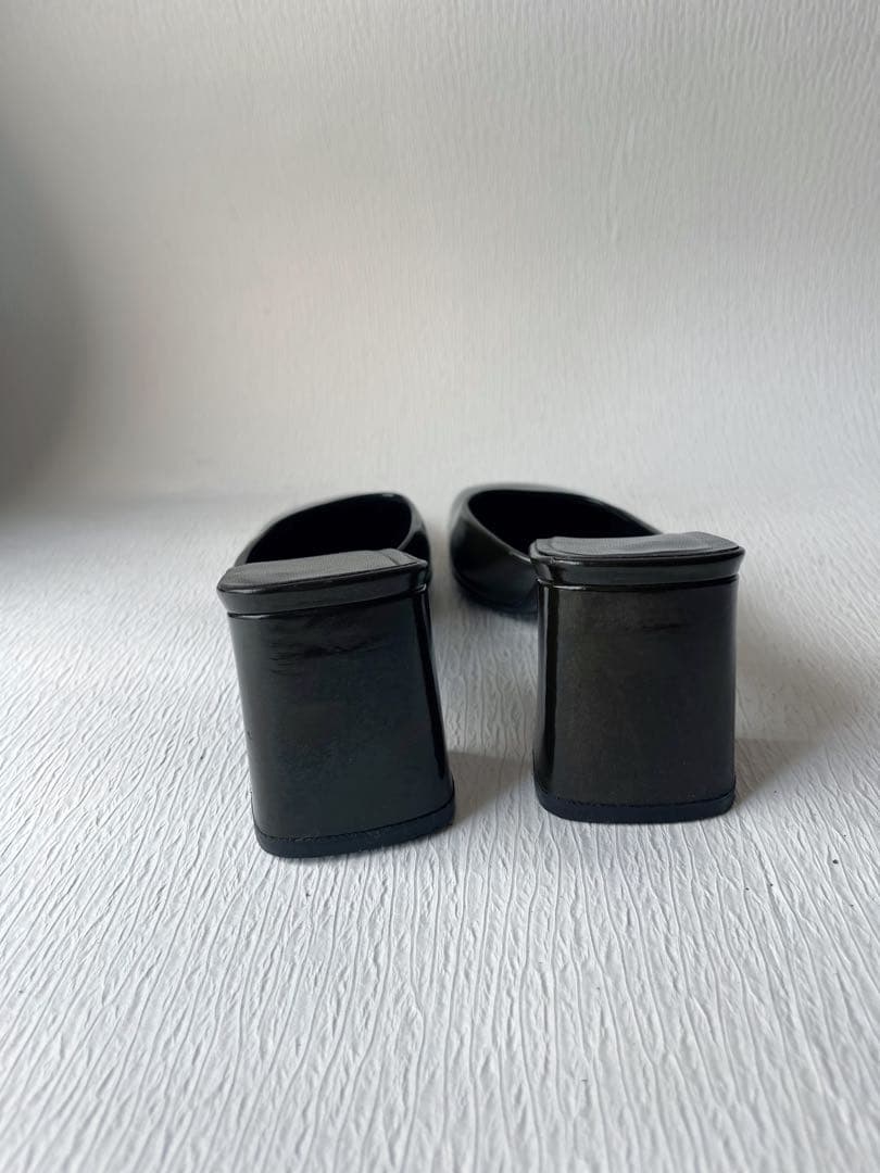 プラダ PRADA エナメル スクエアトゥミュール イタリア製 35 - メルカリ