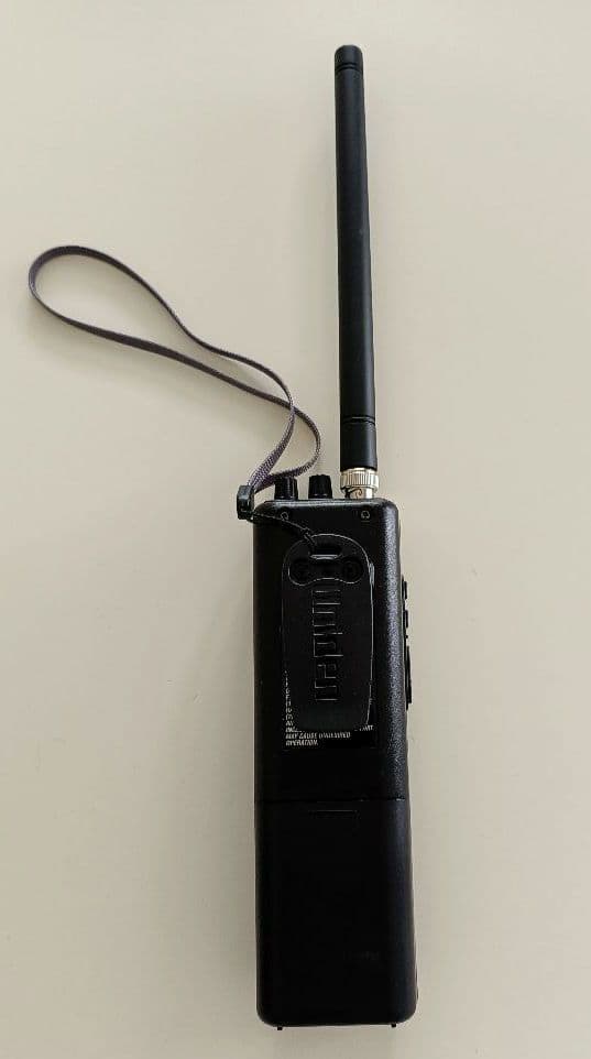 入手困難 Uniden PRO401HH ハンドヘルド感度抜群CB無線 - メルカリ