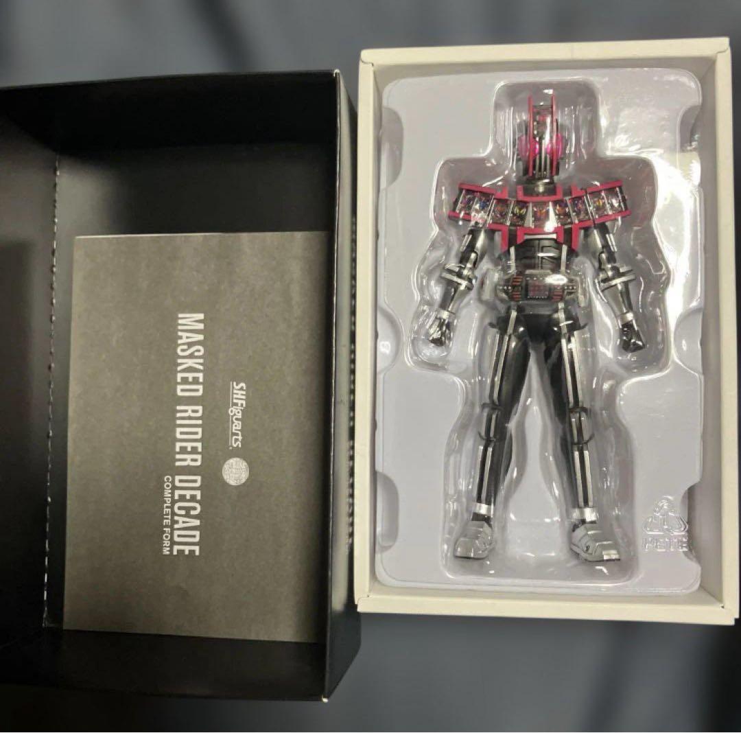 S.H.Figuarts 真骨彫 仮面ライダーディケイド コンプリートフォーム