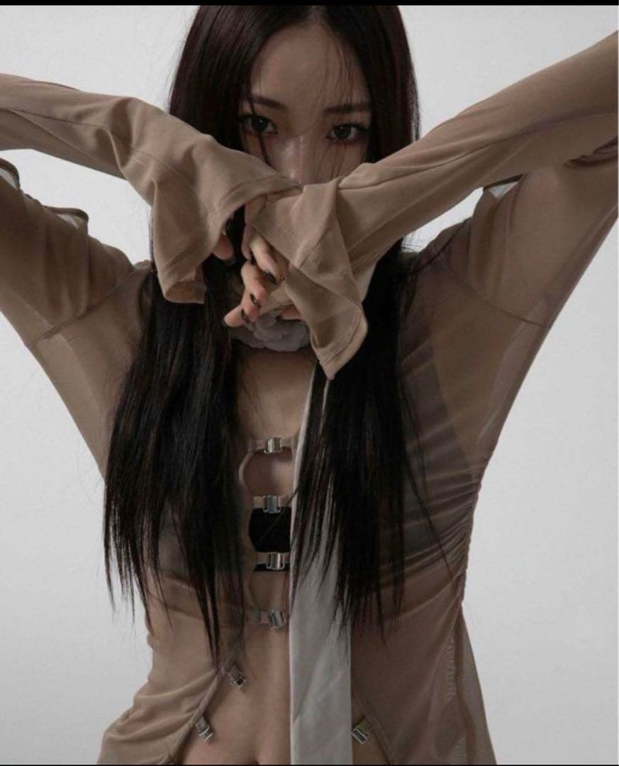 melt the lady sheer hook tops baige - メルカリ