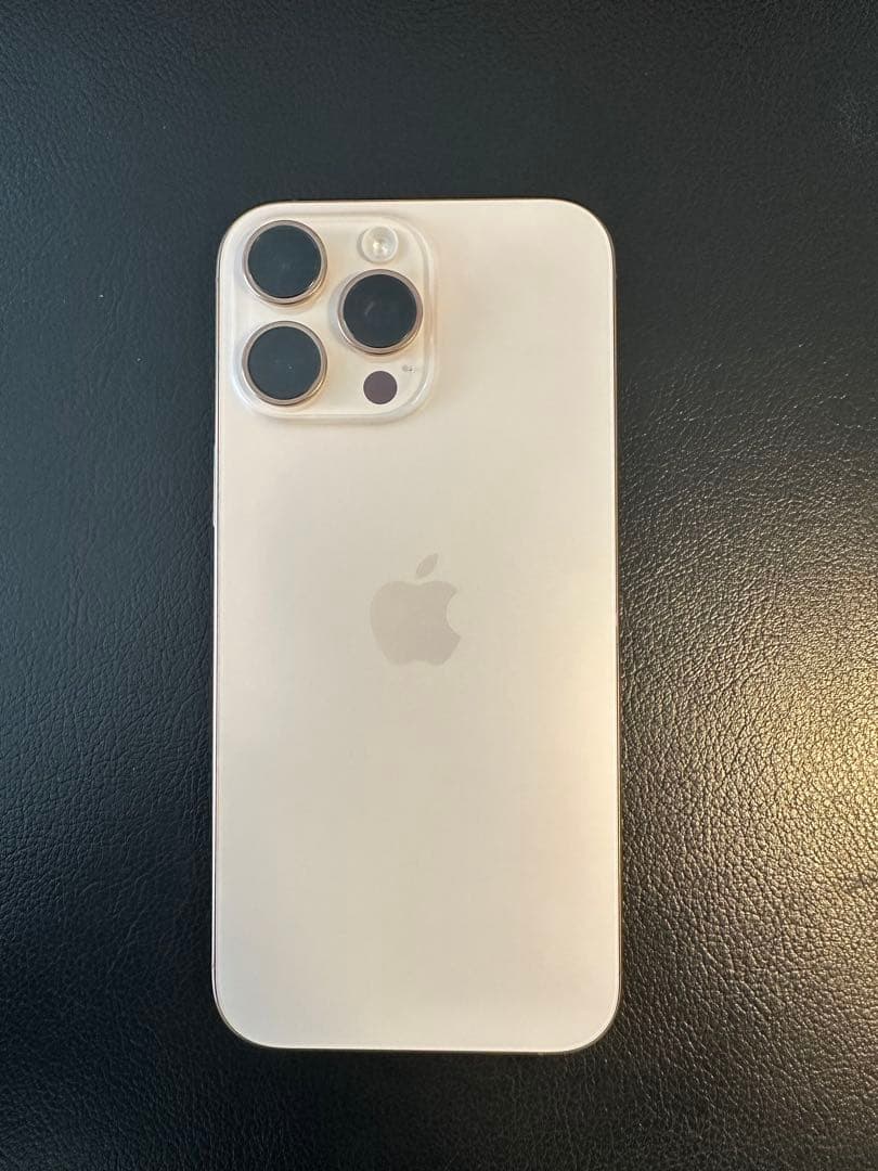 iphone 16 Pro max 256gb バッテリー100% 充放電61回 - メルカリ