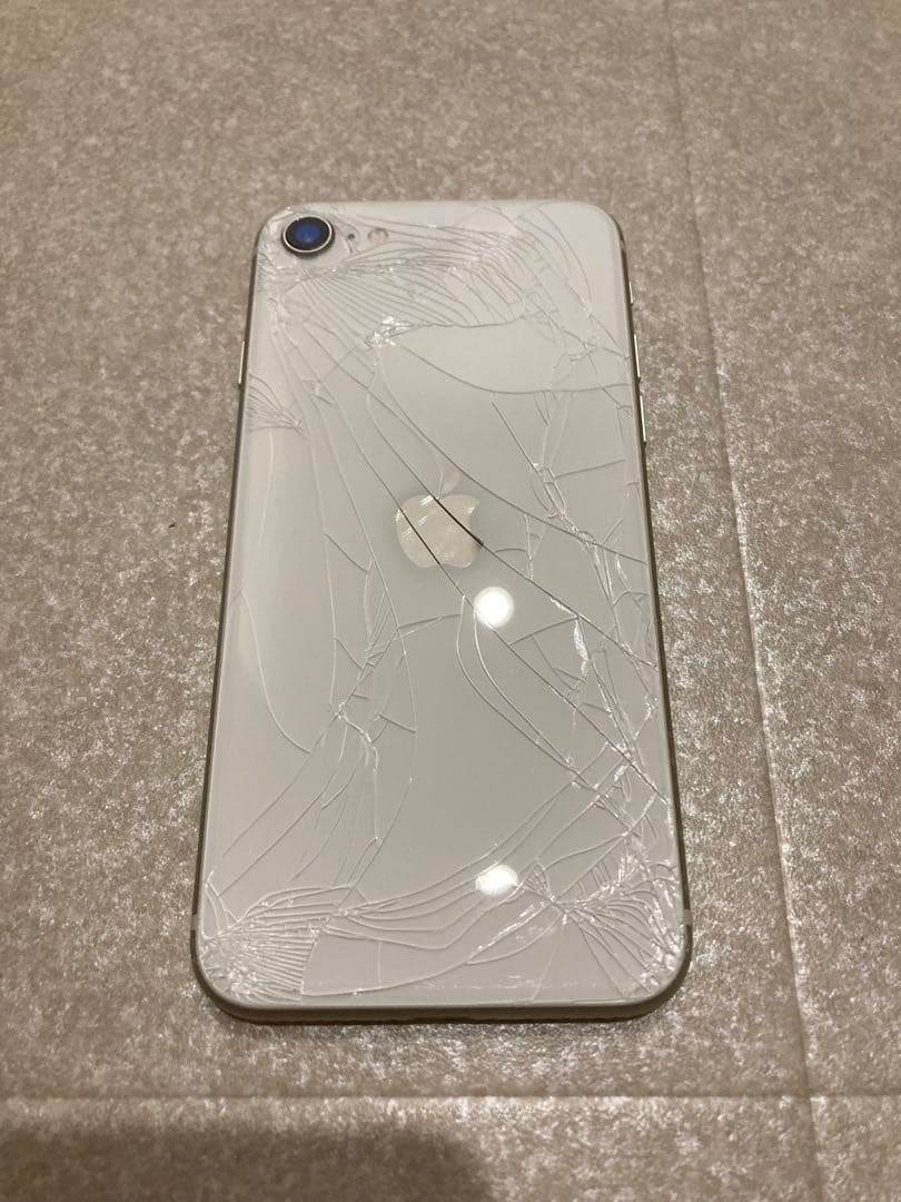 Apple iPhone SE 3 64GB ホワイト 本体 simロックなし