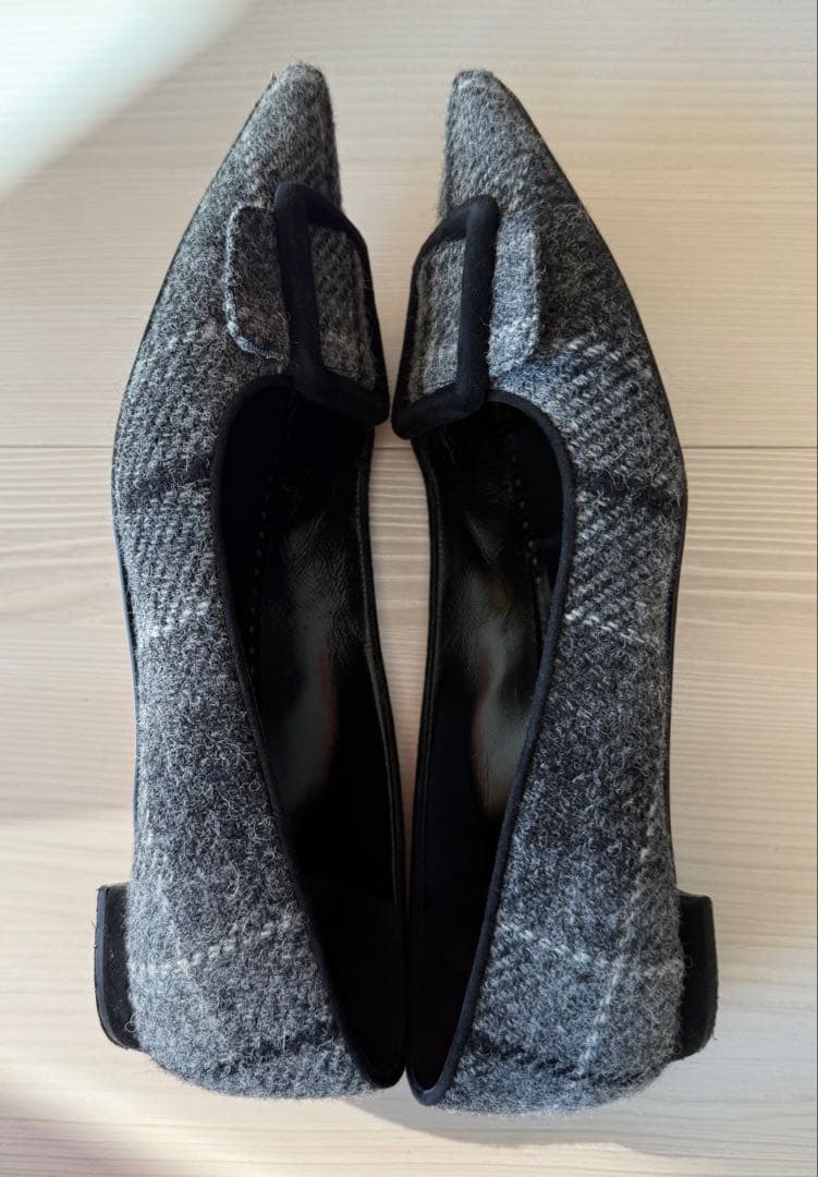 マノロブラニク メイセール38.5 - メルカリ