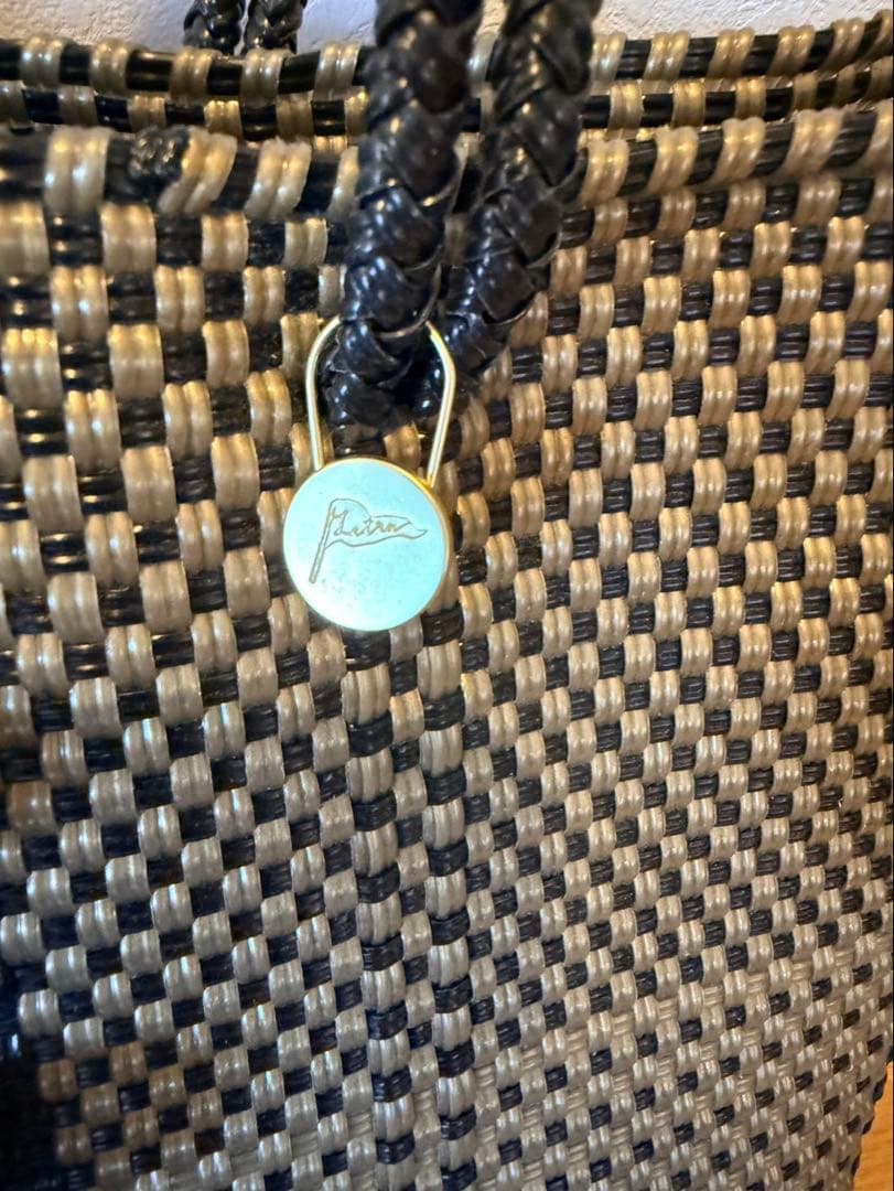 MERCADO BAG - ARENA - ブラック / ゴールド Sサイズ - メルカリ