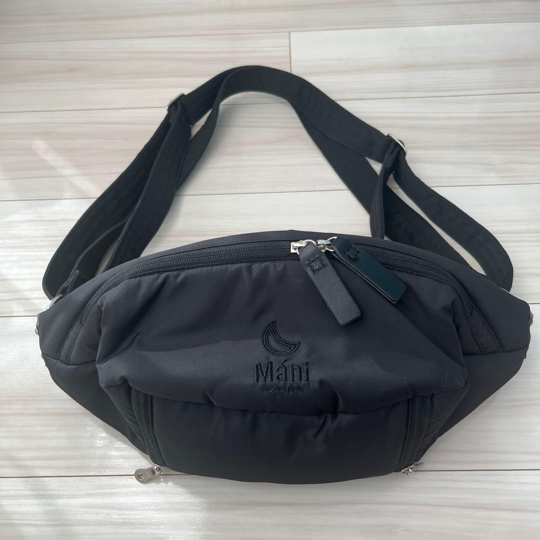 【美品】N/ORN Mäni ブラック ヒップシート ノルンマーニ（N/ORN Mani）ショルダーバッグ×ヒップシート 簡単コンパクト