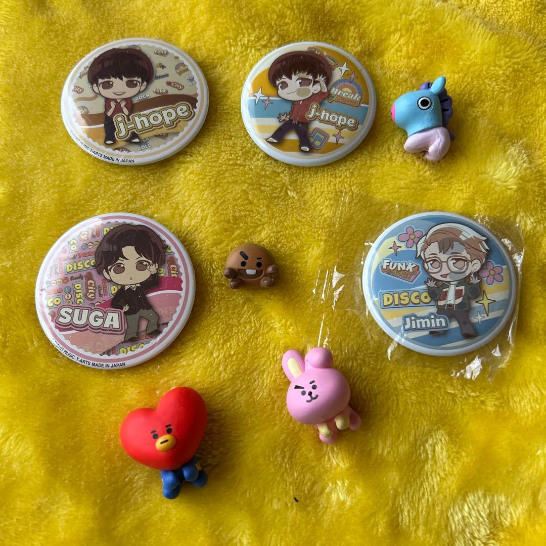 BTS 缶バッジ 4個セットその他サービス品 - メルカリ