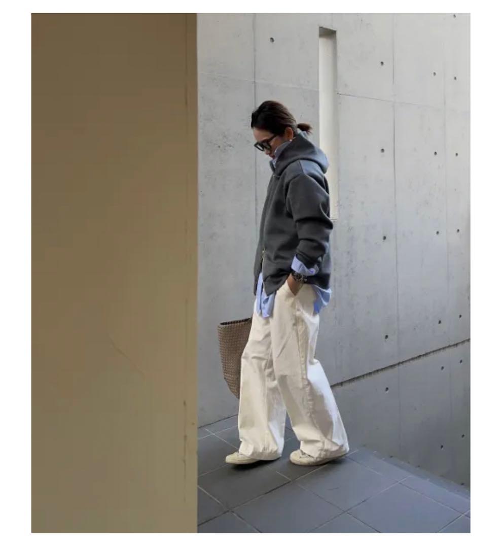 【てん】【新品】JULYNINE チノパン/アッシュホワイト　Ｍサイズ MinoriTY（マイノリティ） チノパン 「MinoriTY」さらさら素材きれいめ