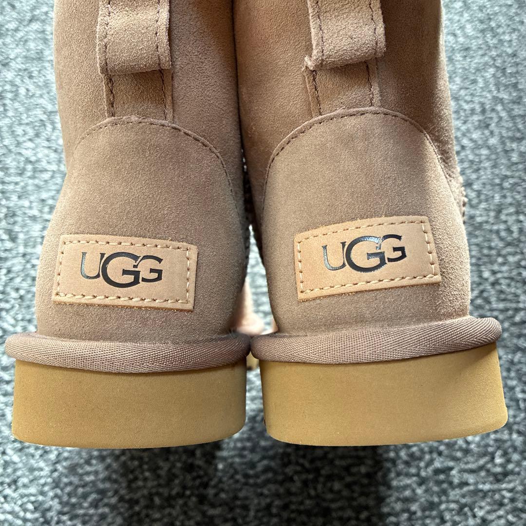 新品・未使用品 UGG CLASSIC MINI II ページュ 24.0cm