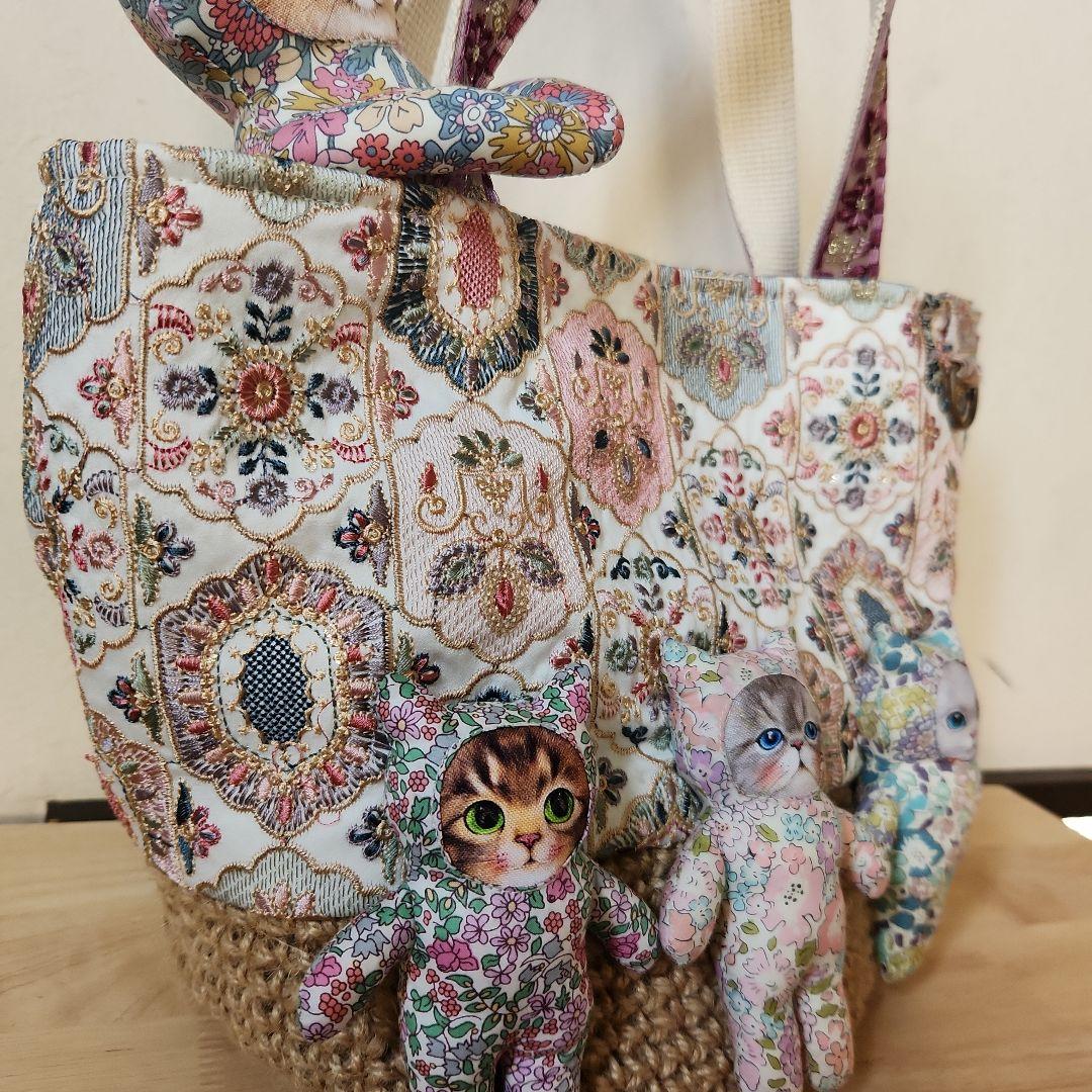 れ*ゃ様 コヤンイサムチョン インド刺繍生地のカゴバック ハンドメイド