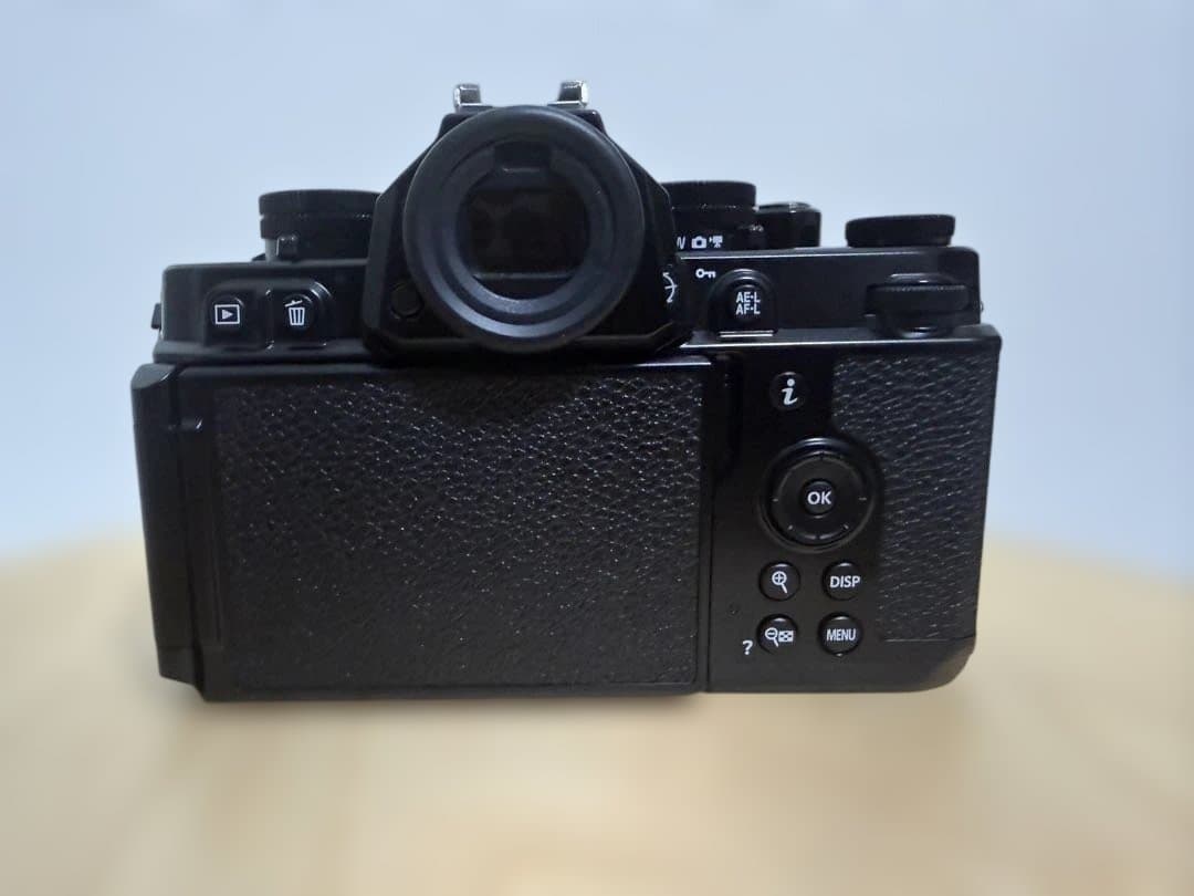 Nikon Zf ブラック 充電器、メモリカード付 - メルカリ