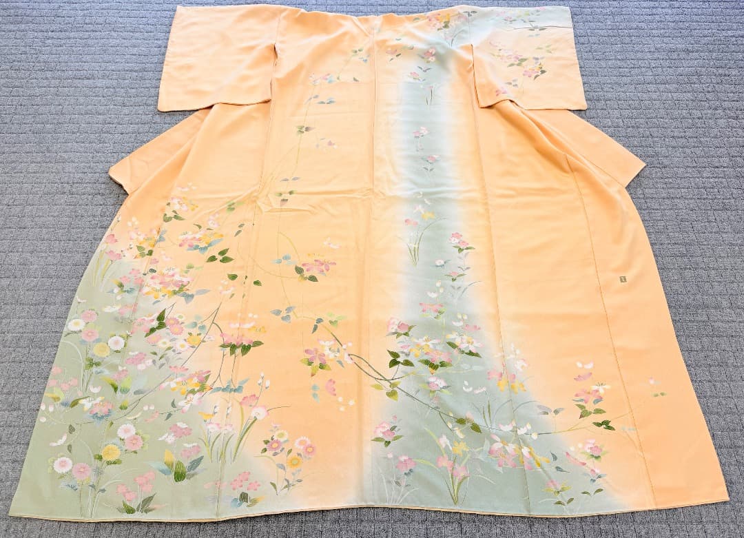 高級 訪問着 正絹 袷 加賀友禅 落款入り 薄オレンジ色 染め分け 約80万円 本加賀友禅 訪問着 奥田勝将 建物に草花文様 黄土色 作家物 落款入