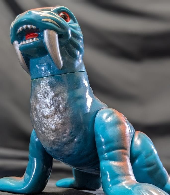 トドラ「ウルトラQ」登場怪獣（M1号）ソフビフィギュア - メルカリ