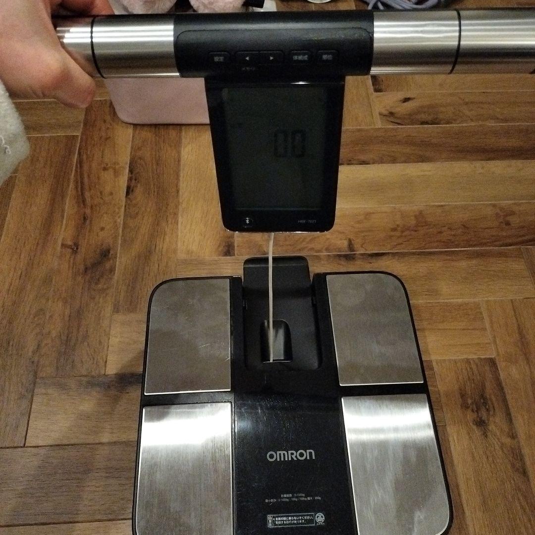 オムロン　体重体組成計　HBF-702T -BK カラダスキャン
