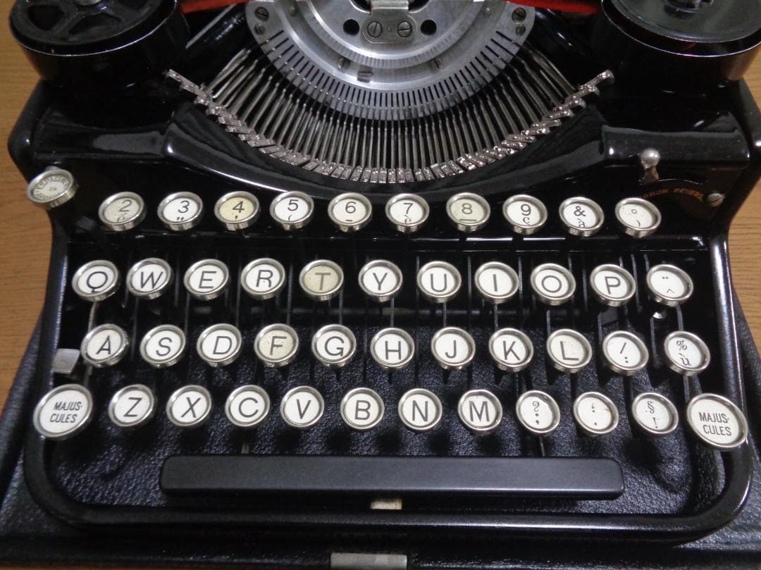 実働品　UNDERWOOD FOUR BANK タイプライター　ヴァイオレット