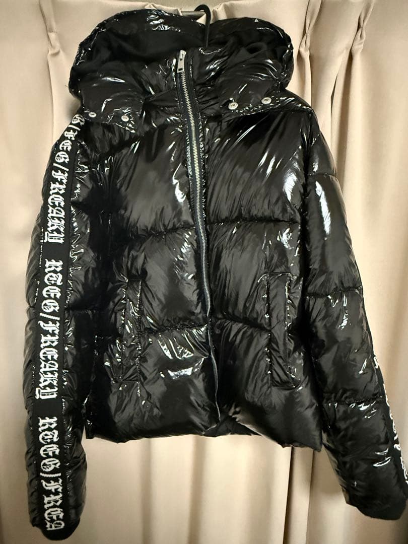 アダムスジャグラー テカテカダウンジャケット Mサイズ - メルカリ