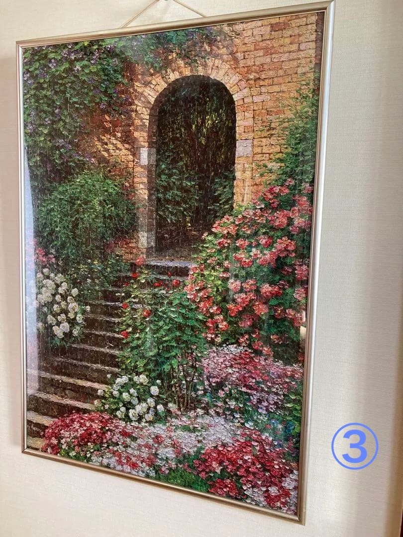 千P③花ガーデン階段口ジグソーパズル　アルミ額50×74㎝完成　油絵作名　極美品 千P④花瓶もれでる花ジグソーパズル アルミ額50×75㎝完成品 油絵 作名