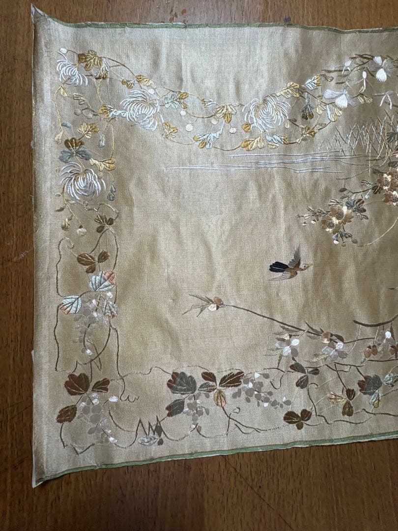 シルク生地？刺繍　181cm×45.5cm ベージュ