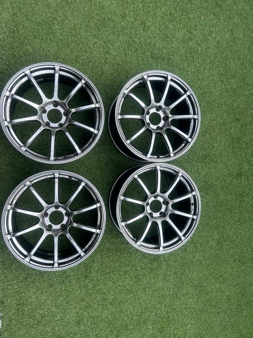 ヨコハマ　アドバン　RS2 18インチ　114.3 8.5j インセット31