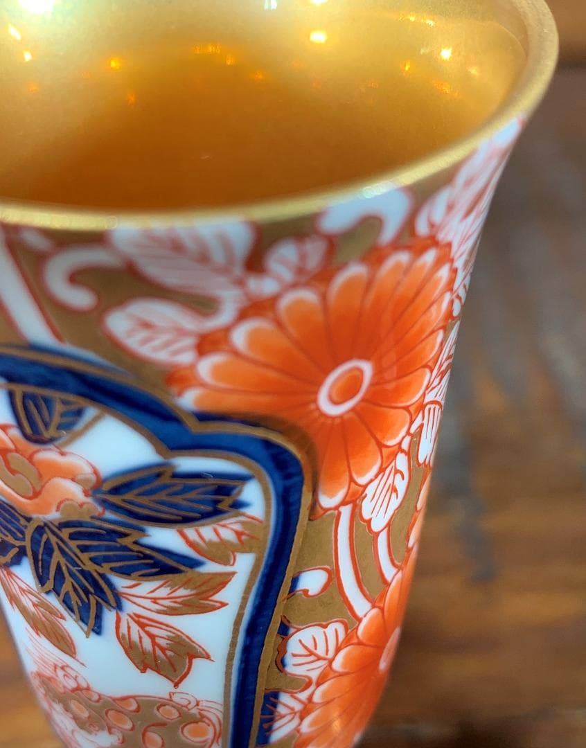 美品 賞美堂 有田焼 日肥其泉作 ペアワインカップ 極錦 金彩 古伊万里