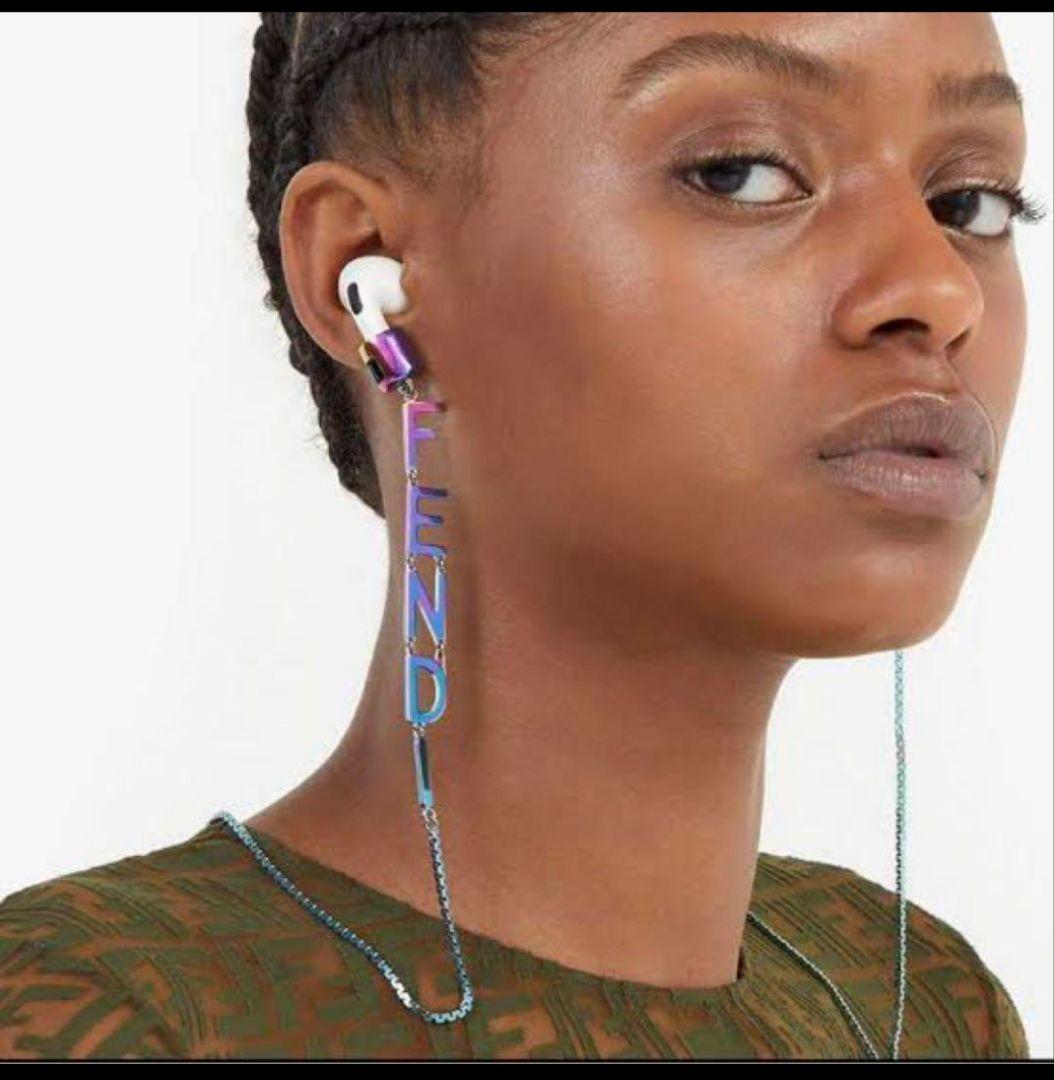 フェンディ　FENDY　airpods エアポッズ　チェーン　ネックレス 楽天市場】FENDI フェンディ バゲット チェーンネックレス ペンダント