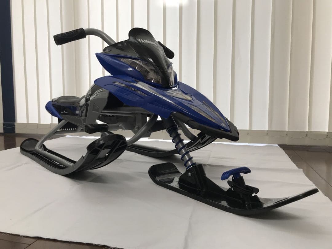 YAMAHA ヤマハ APEX スノーモービル型 ソリ 子ども用 - メルカリ