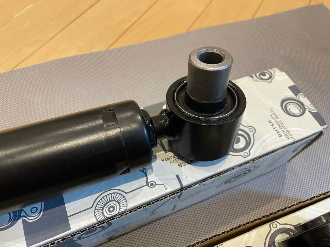 w447 RHD v260 v220d リアショックアブソーバー バンプラバー付 - メルカリ