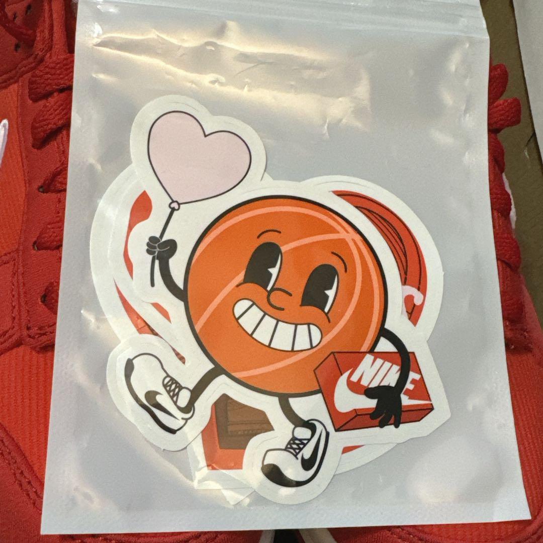 NIKE DUNK LOW GS 新品　23.5cm バレンタインデー