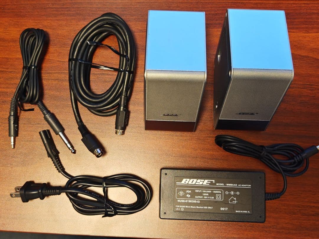 スピーカー・ウーファー BOSE M3 Micro Music Monitor Silver Bose M3 Micro Music Monitor スピーカー（シルバー） BOSE マイクロ