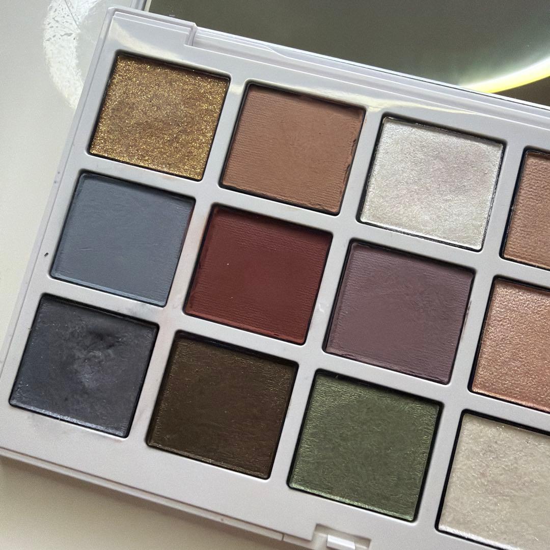 ADDICTION アイ＆ブラッシュ パレット “アンアースド ラスター”限定品