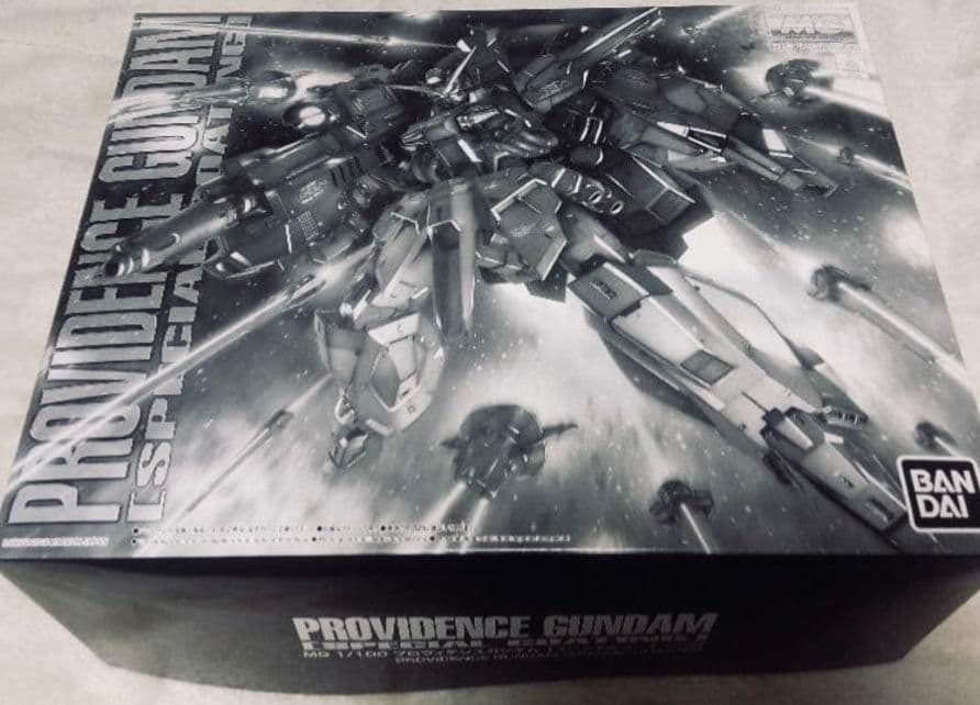 ロボット MG PROVIDENCE GUNDAM 1/100 Gundam MG Providence Gundam SEED 1/100 Model Kit - Bandai