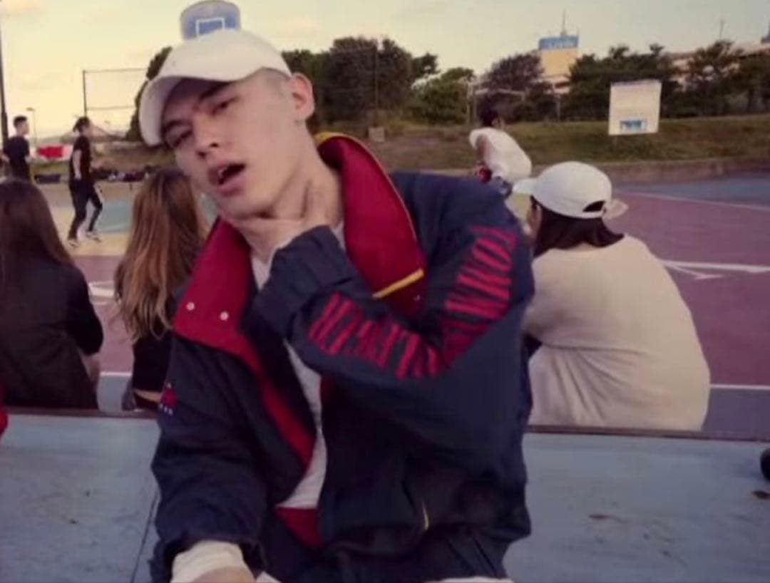 TOMMY HILFIGER ナイロンジャケット T-pablow着用モデル - メルカリ