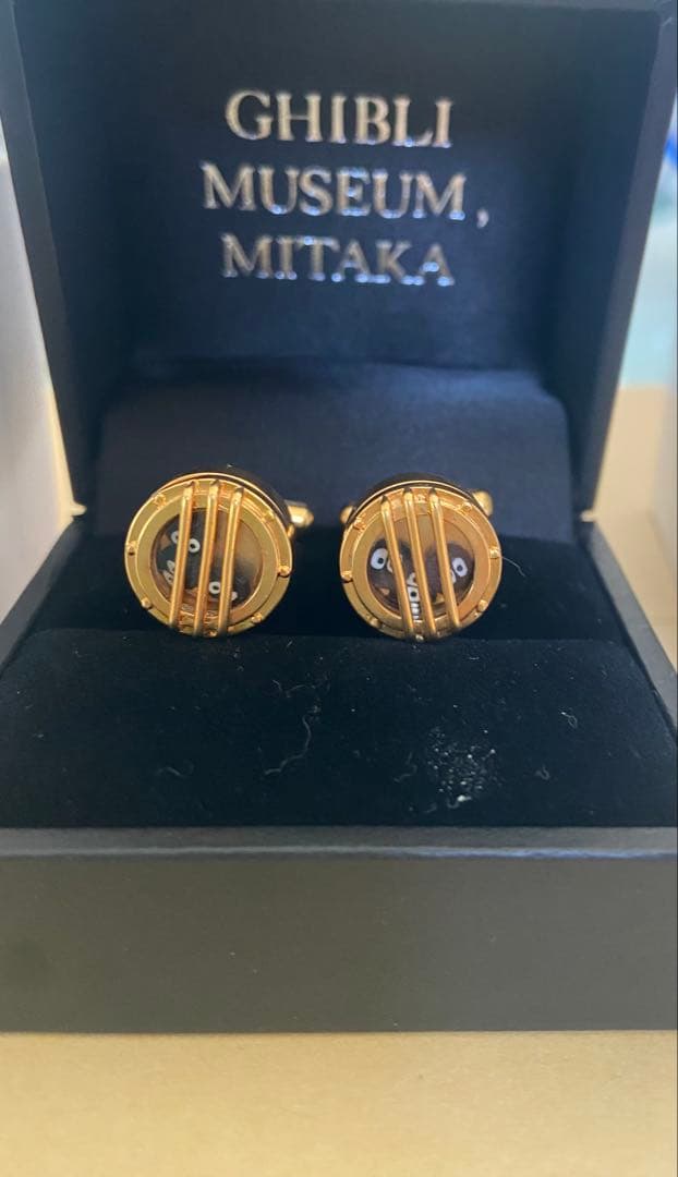 三鷹の森ジブリ美術館 潜水窓型カフス まっくろくろすけ