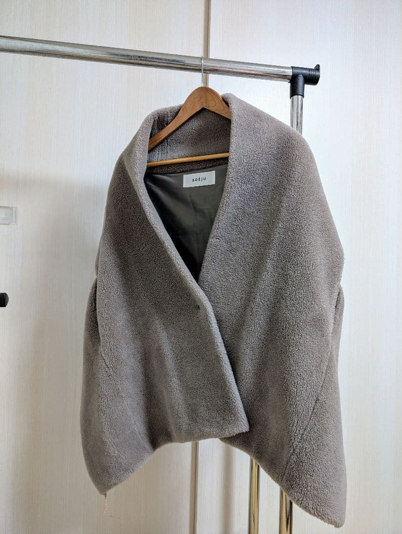 完売品】soejuソージュ ウールボアケープ 大草直子さん購入品 - メルカリ