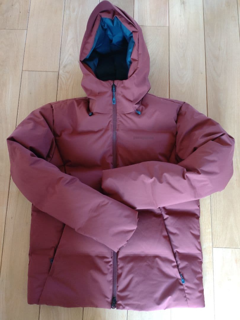 あいう様patagonia フード付きダウンジャケット S バーガンディ色 ダウン - パタゴニア公式オンラインショップ