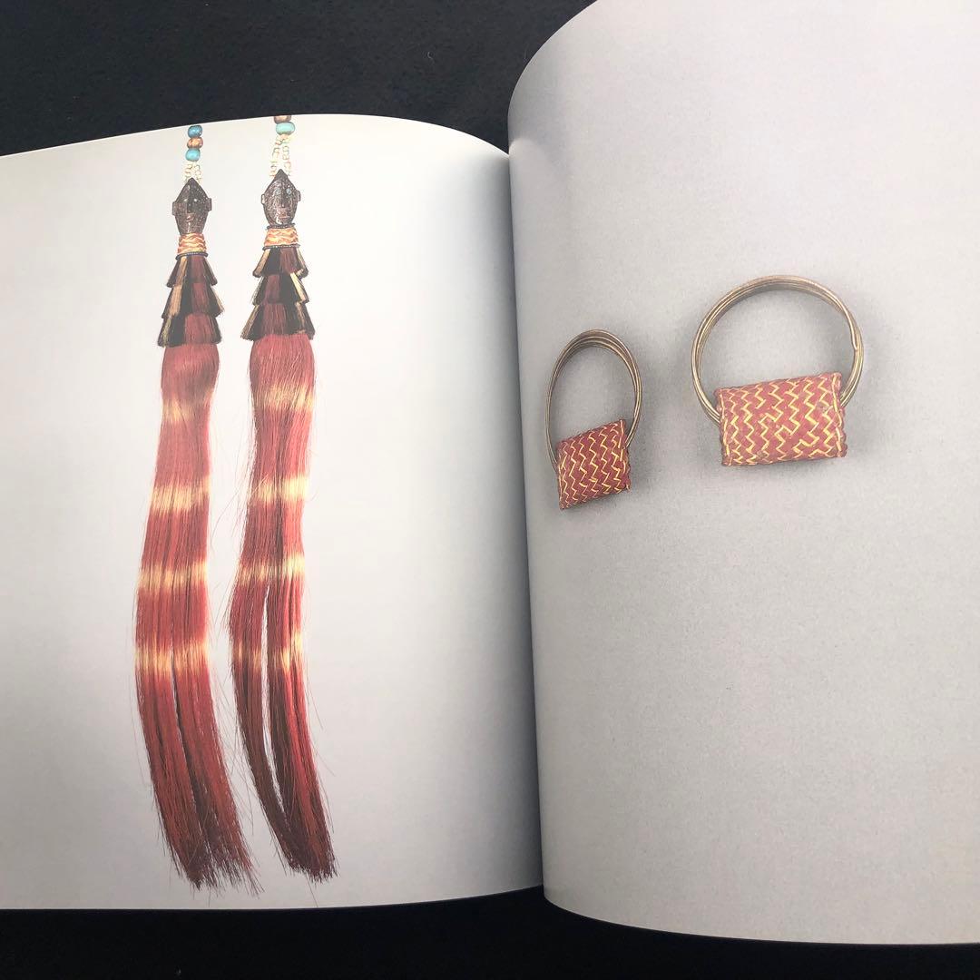 イヤリング ジェリーの世界 写真集「Orecchini etnici」Skira - メルカリ