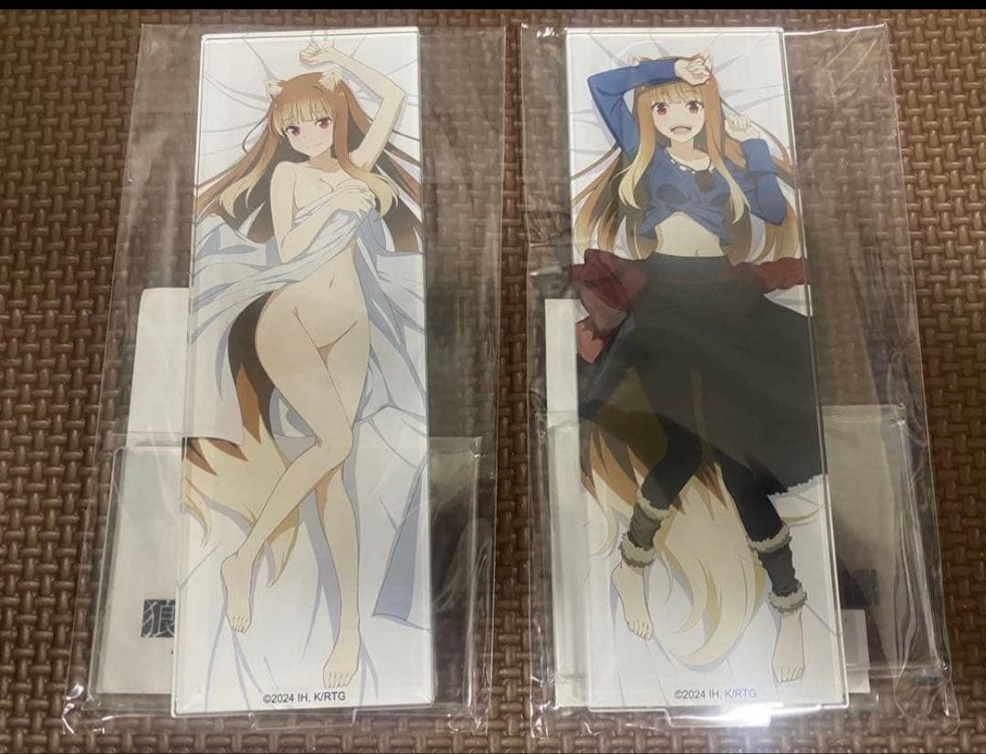 完全受注生産 狼と香辛料 ホロ アクリルスタンド 全2種セット 完全受注生産 狼と香辛料 ホロ アクリルスタンド 全2種セット - メルカリ