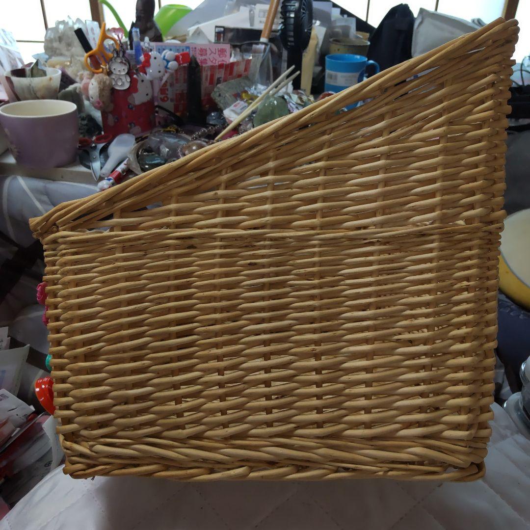 急に値下げ平成レトロ恐らく1999年ハローキティ籐カゴ当時3万弱かなり