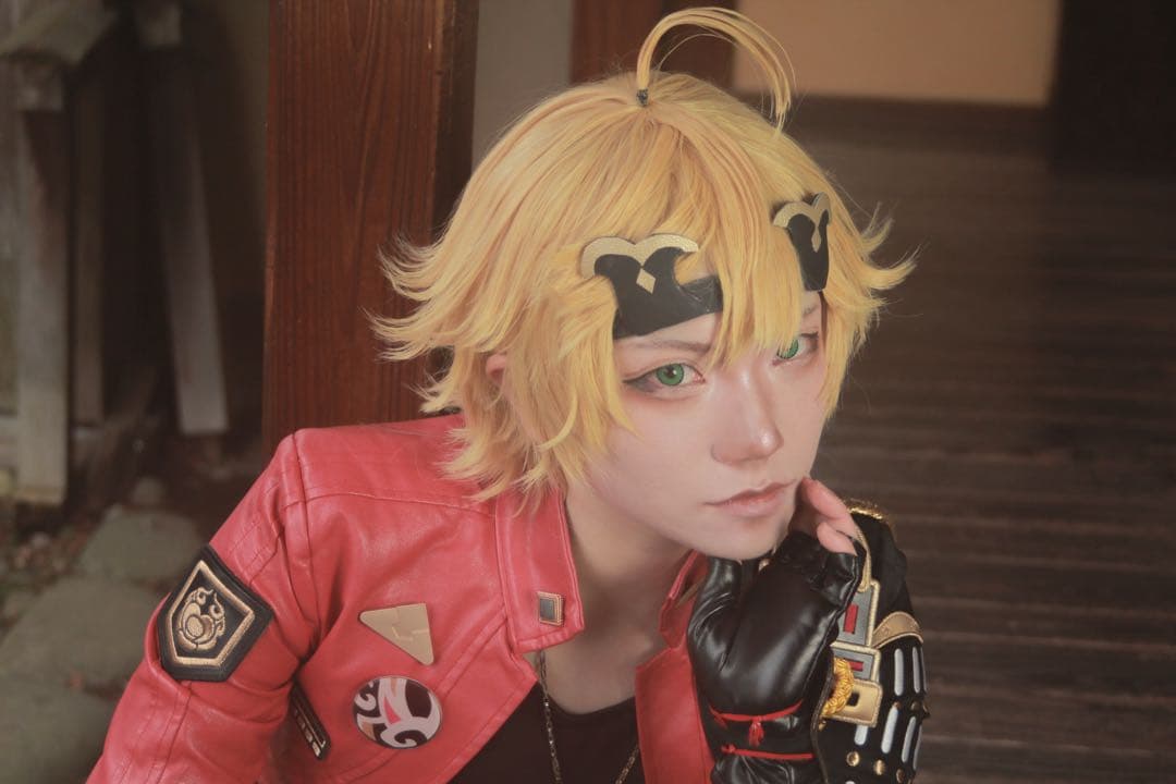 三分妄想 【販売終了商品】原神 トーマ 衣装 靴 ウィッグ - コスプレ