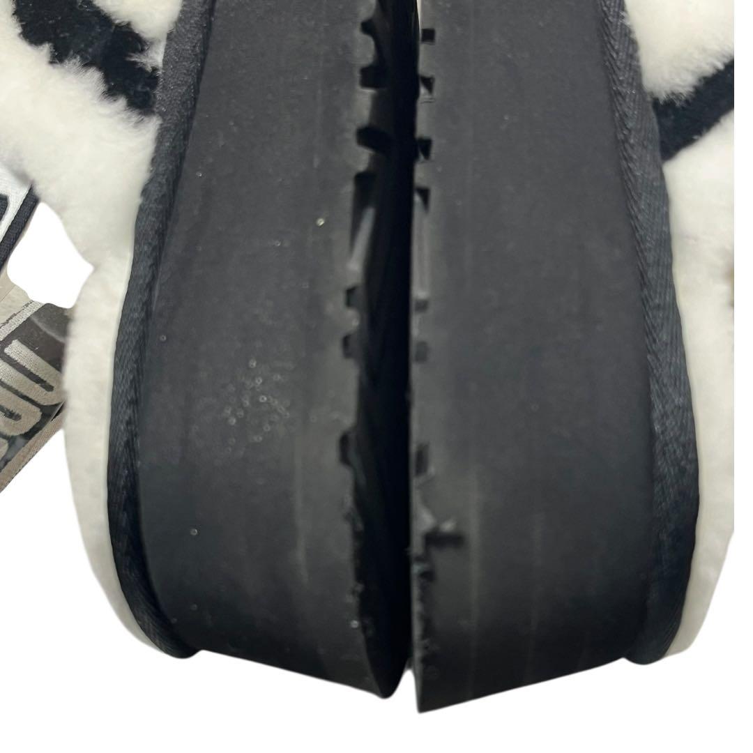 美品 アグ UGG ディスコクロススライド サンダル ファー 25cm 白 黒