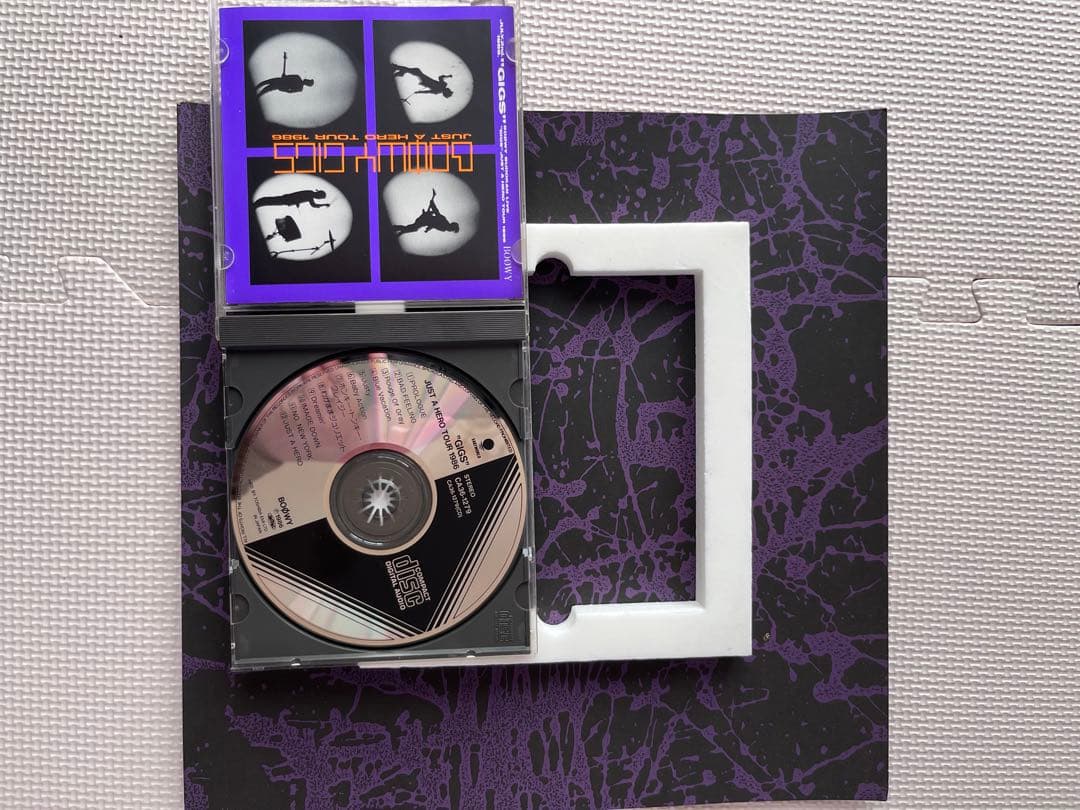 限定版】BOOWY GIGS JUST A HERO TOUR 1986 - メルカリ