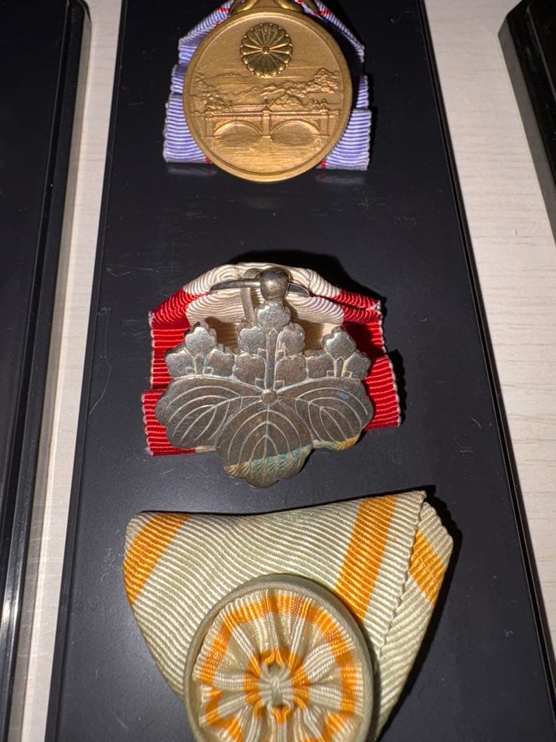 最後の写真をご覧ください。　勲章セット・バラ販売可•要相談《バラ購入価格相談品》