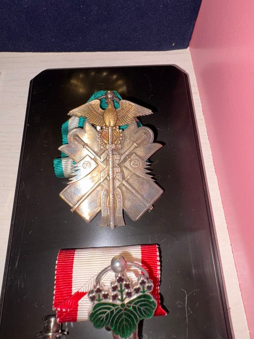 最後の写真をご覧ください。　勲章セット・バラ販売可•要相談《バラ購入価格相談品》